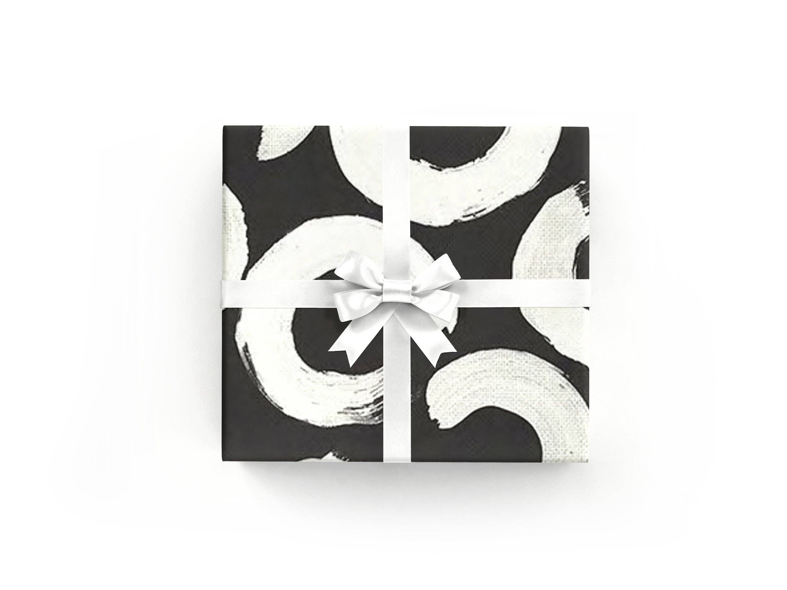 NIQUEA.D - Wholesale Flat Wrap - Black and White Semi Circle Wrap2