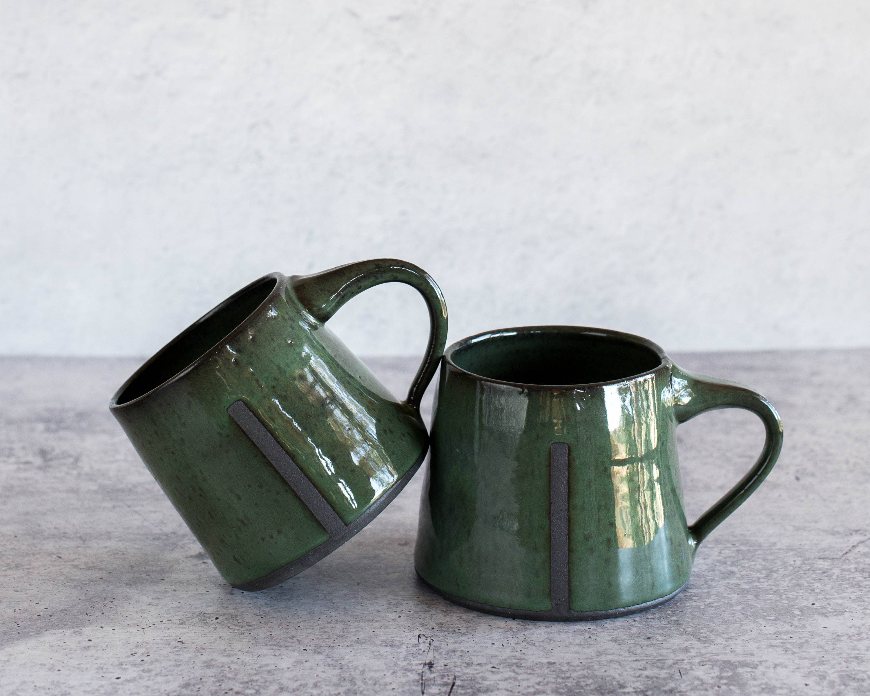 ZZIEE Ceramics - Vente Tasse à café - Mug en céramique fait main en vert foncé1