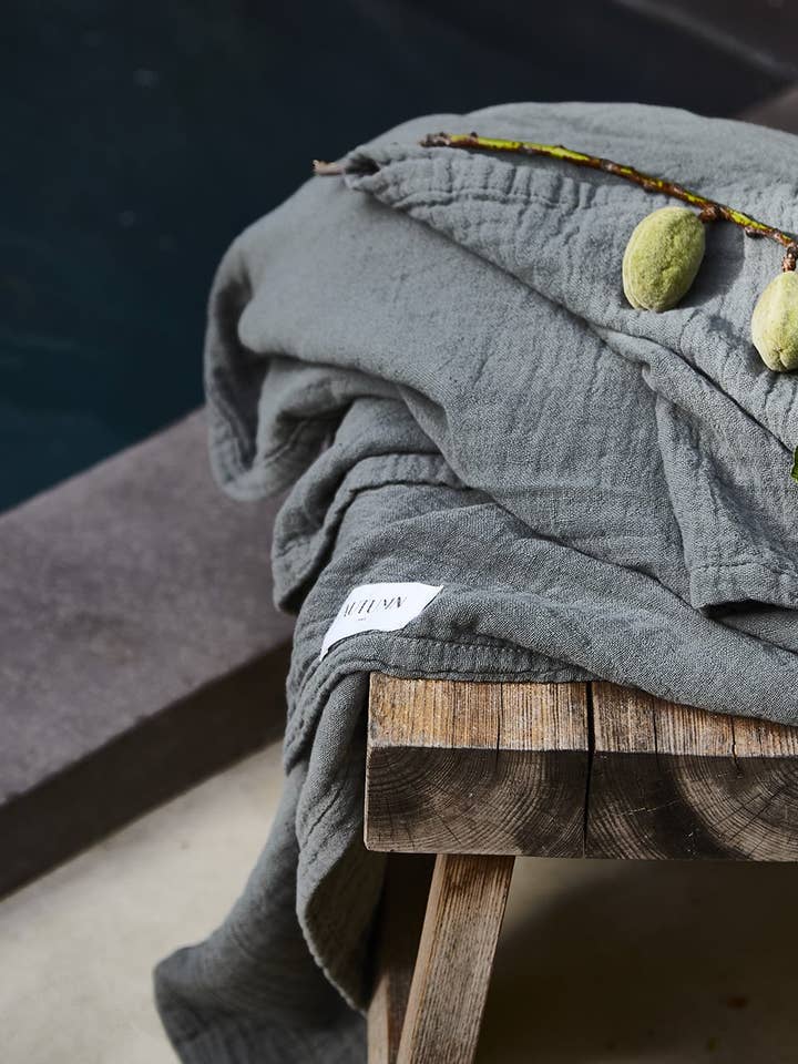 Towel Punto Kit - In stock for wholesale by Autumn Paris