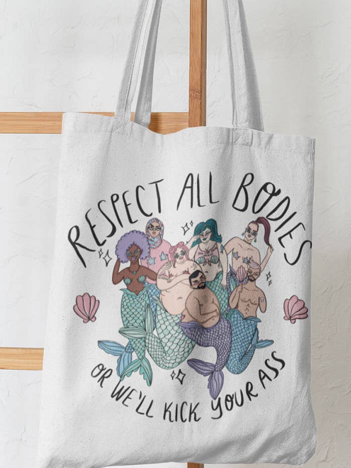 Sac fourre-tout - Body Positive Mermaids pour la vente par Chiaralascura
