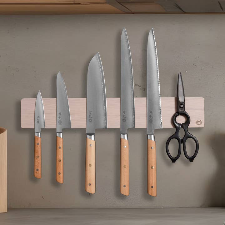 Barre magnétique en chêne blanc pour couteaux | Support à couteaux Japandi pour la vente par Hazaki