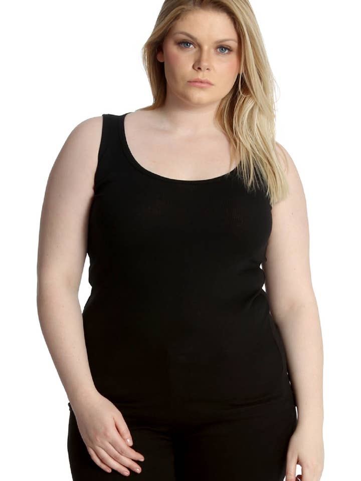 1207 Essential Ribbet Rundhalset Vest for engroshandel hos NOUVELLE