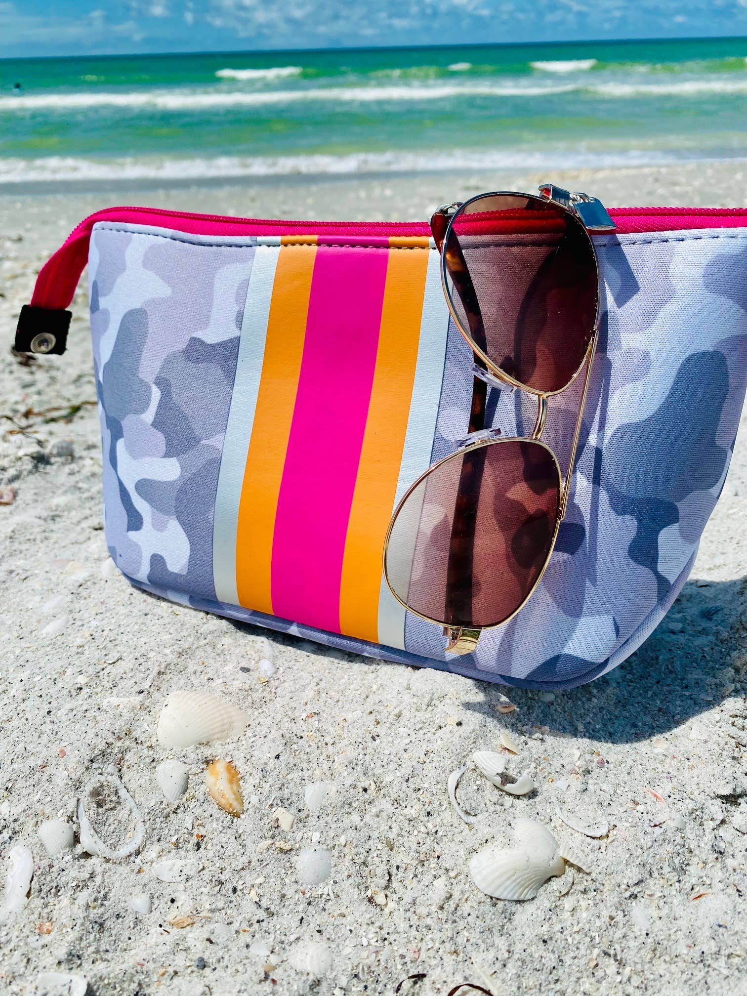 TAYLOR GRAY - Vente Trousses de maquillage/cosmétique - La petite trousse de maquillage en néoprène Olivia | shoptaylorgray4