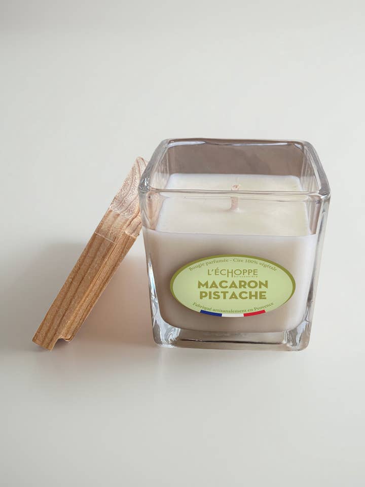 Pistachio Macaron - Scented Candle 85g for wholesale by L'Échoppe Buissonnière