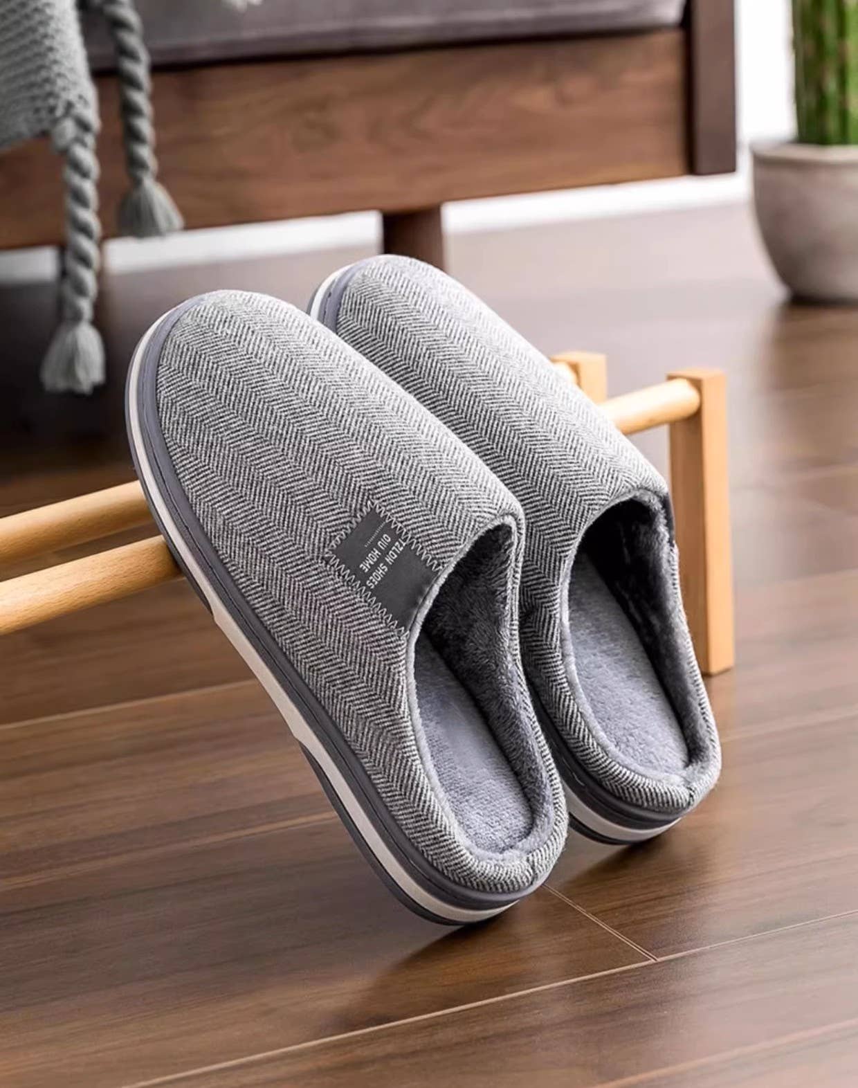 FLUFFERY - Wholesale Slippers - Men's - Men’s Indoor & Outdoor Slippers – Assorted 12 Pairs5