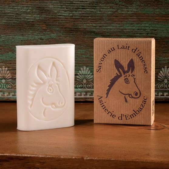 SAPONE AL LATTE D'ASINA OLIO ESSENZIALE DI LAVANDINA per la vendita all'ingrosso da parte di Asinerie d'Embazac