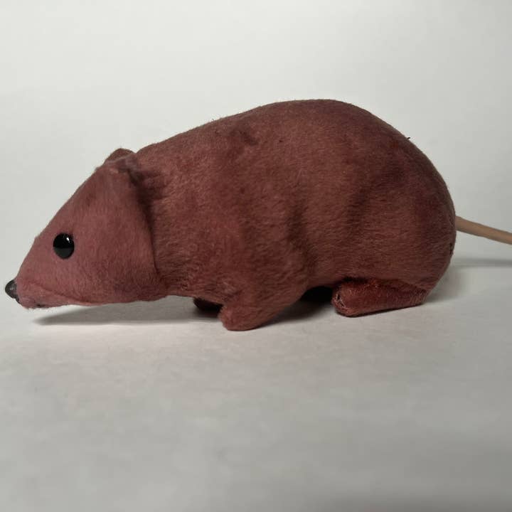 The Gifted Rat - Wholesale Decorative Figurine - Realistic Lifelike Fake Rat (brown)Â