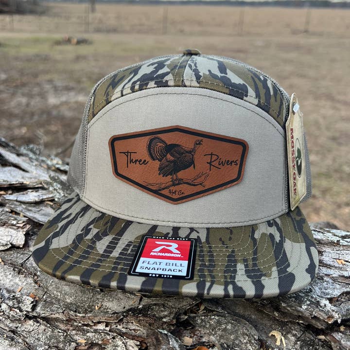 Three Rivers Hat Co. – wholesale Truckerkeps – Unisex – Gobbler on the Roost - Flatbill Snapback-keps - Richardson 168p- Spänne Stil Patch1