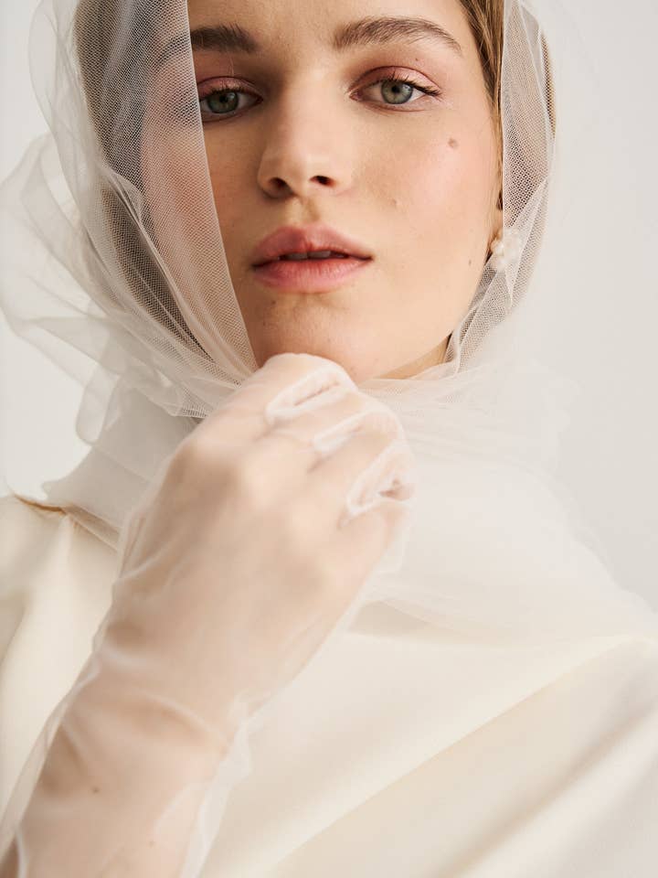 Long Tulle Gloves · Love · for wholesale by Bruna