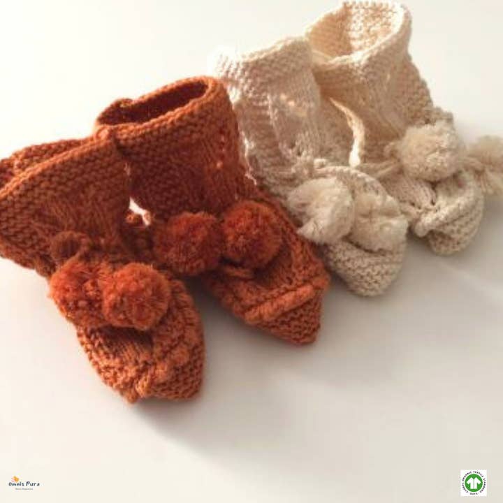 Omnis Pura – Engroshandel Støvletter - Baby – Økologisk bomuld håndstrikket 0-1Y Pompom støvletter1