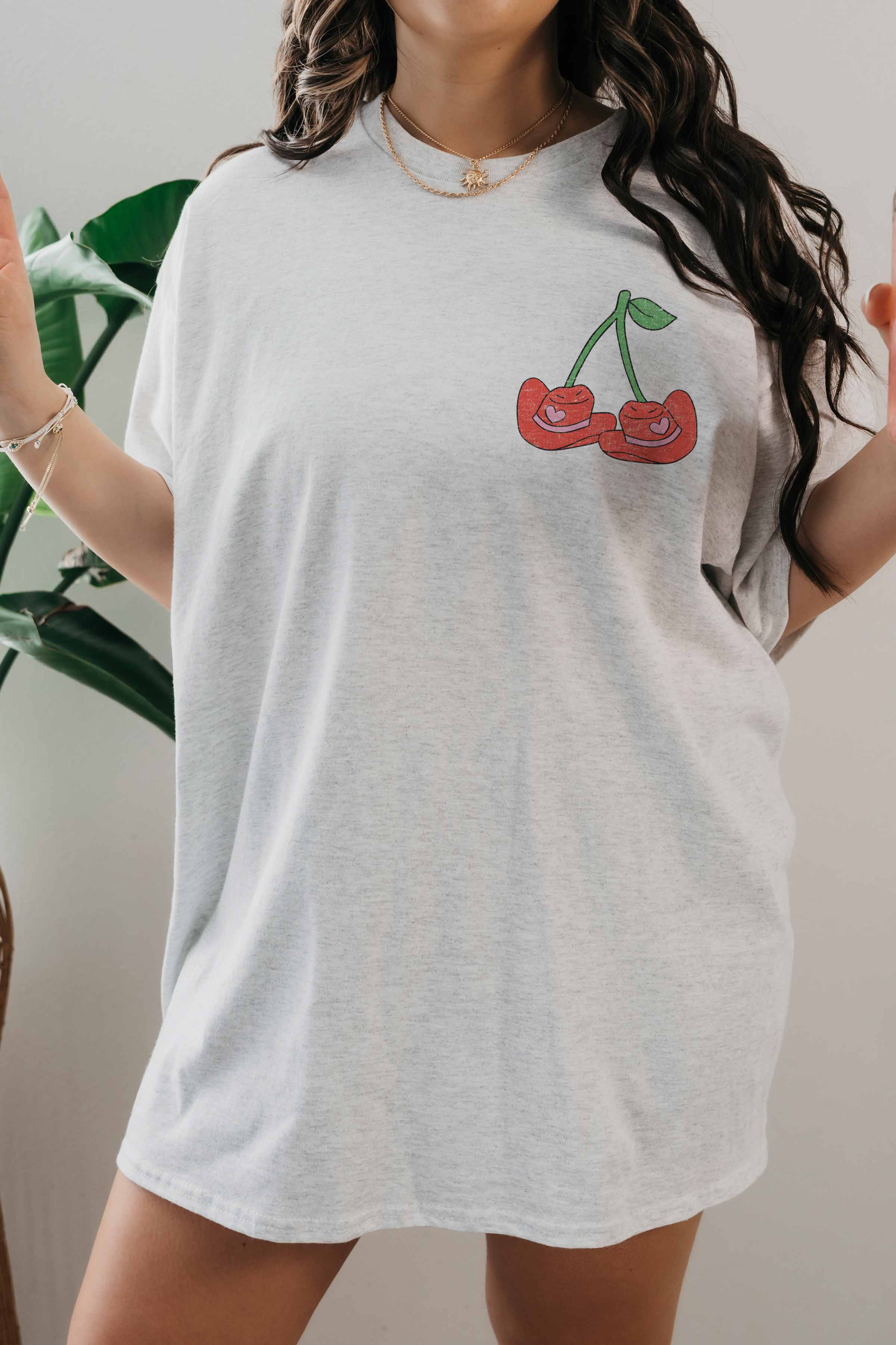 GOOD DAY STREET - Wholesale T-shirt met print - Dames - GOOD DAY STREET oversized t-shirt met kersen en cowgirl hoeden5