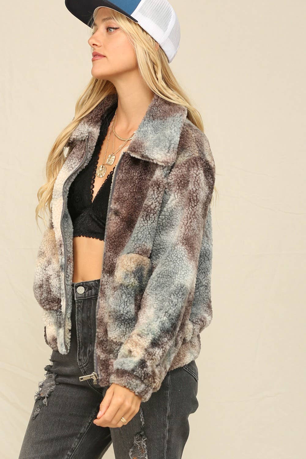 KyeMi - Vente Veste – femme - L'ours en peluche tie-dye dans cette veste3