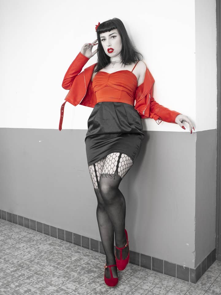 Collant con bretelle a righe per la vendita all'ingrosso da parte di Pamela Mann