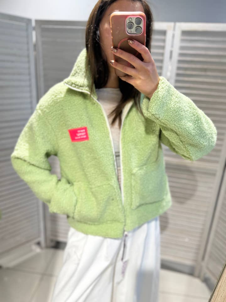 Veste en sherpa à zip pour la vente par VICTORIA&ISAAC