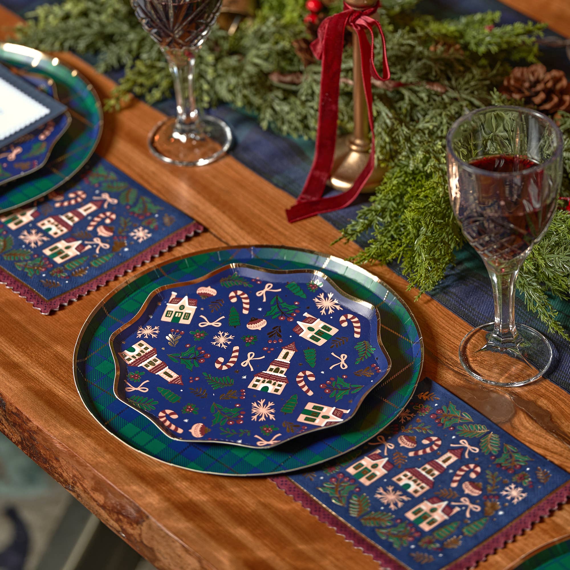 Harlow & Grey - Wholesale Disposable Plate - Tartan Christmas - Plaid Christmas Plates - Dinner Plate3