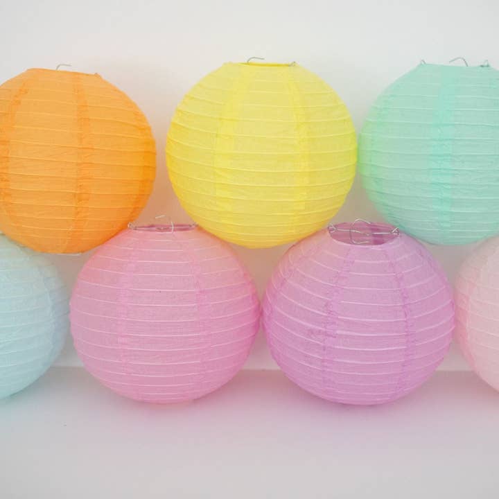 Lanterne Pastel Arc-en-ciel 7 Pack | Montagnes Russes Émotionnelles pour la vente par Schoolgirl Style