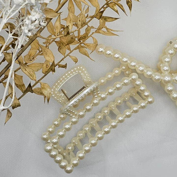 IrinisCandles - Wholesale Hair Clip - Women's - Hair clip with pearls2