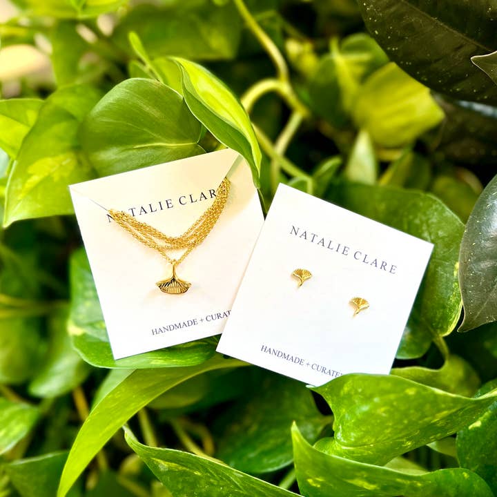 Natalie Clare Collections - Wholesale Pendant/Charm Necklace - Gold Ginkgo Leaf Necklace6