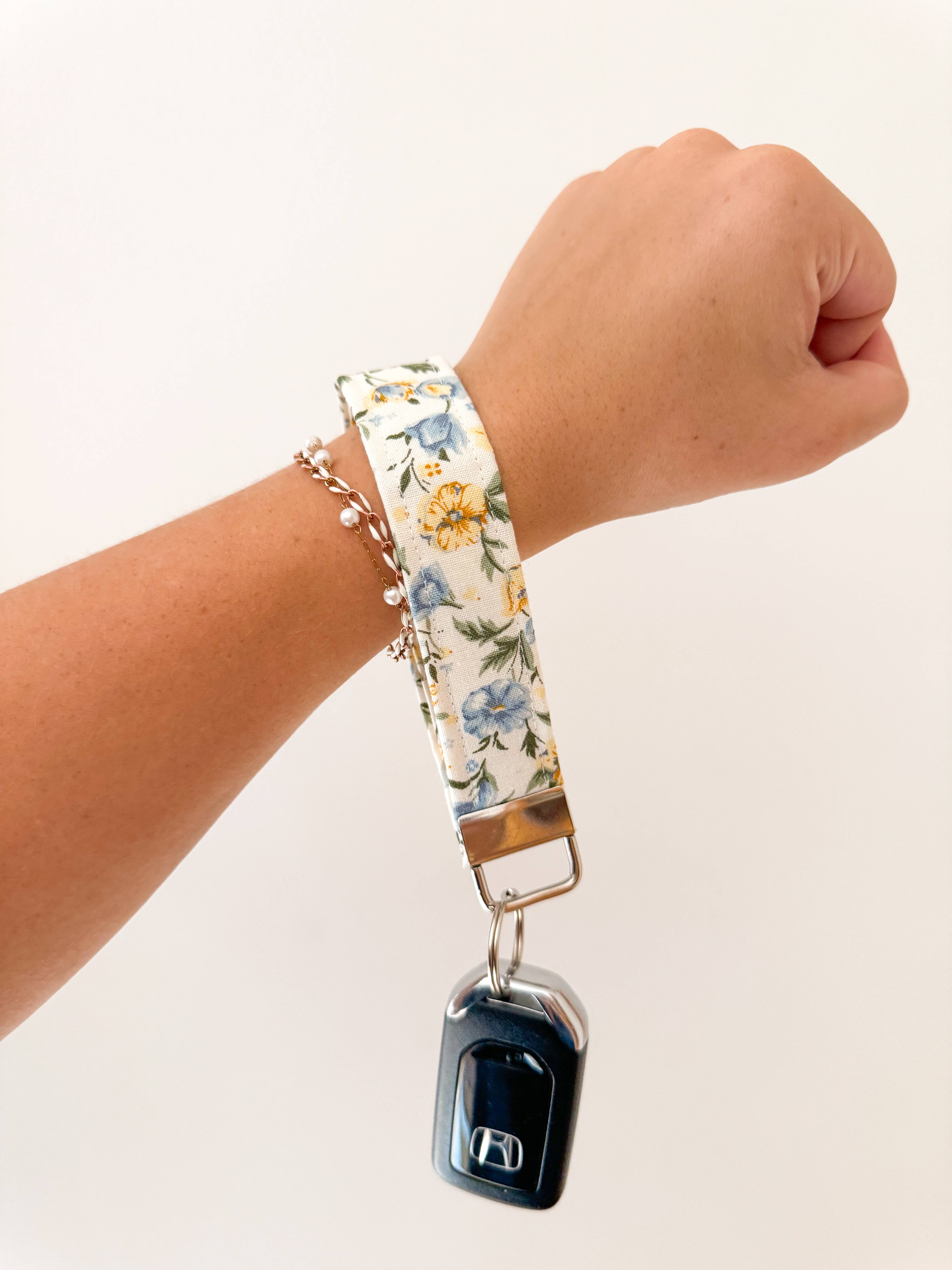 Peachy Daze Boutique - Wholesale Keychain - Women's - Vintage Floral Keychain, Keychain Wristlet, Key fob, Fall3