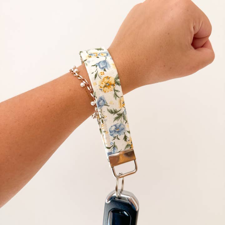 Peachy Daze Boutique - Wholesale Keychain - Women's - Vintage Floral Keychain, Keychain Wristlet, Key fob, Fall3