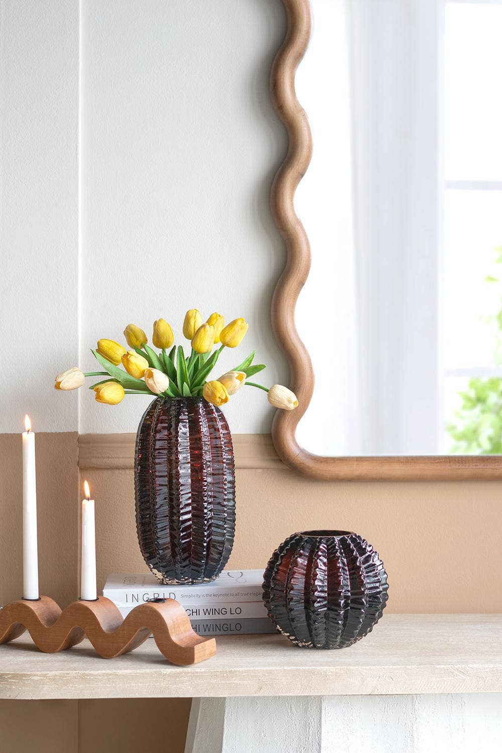 A&B Home Group Inc. - Vendita all'ingrosso Vasi - Vaso cilindrico in vetro testurizzato D6x11" con finitura ambra1