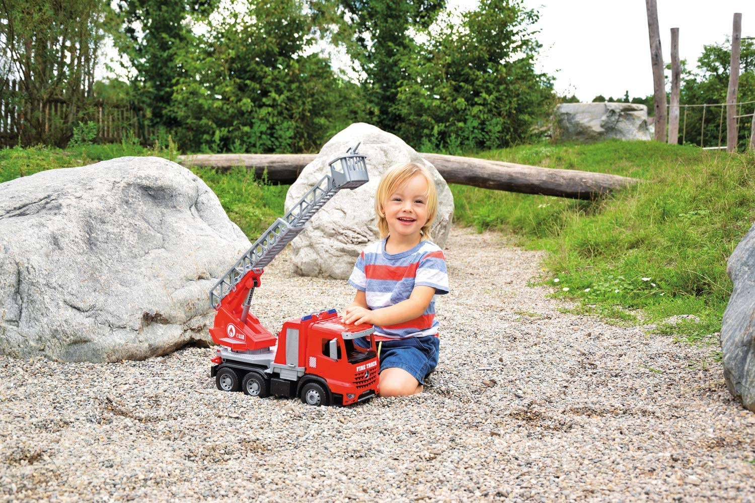Rojo Escalera de bomberos para camiones de bomberos con función de agua real y acción f de venta al por mayor en Faire4