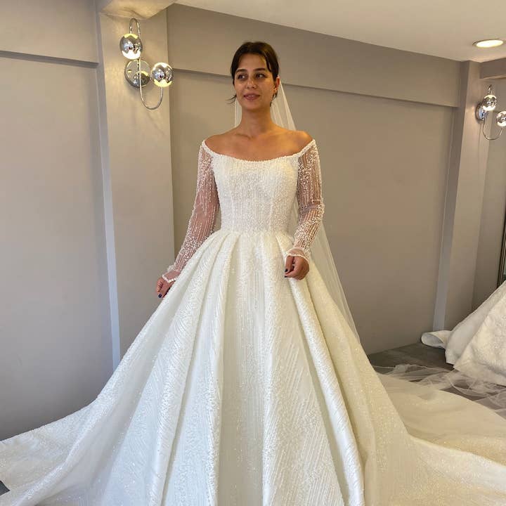 White Wedding Gown - Handcrafted in Turkiye and other Purchase Wholesale whitedresses. Free Returns & Net 60 Terms on Faire trending on Faire.