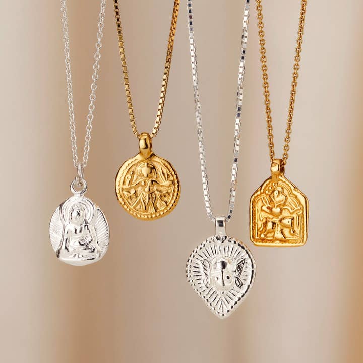 Halskæde med Amulet af Held og Lykke i Vintage Stil for engroshandel hos Posh Totty Designs