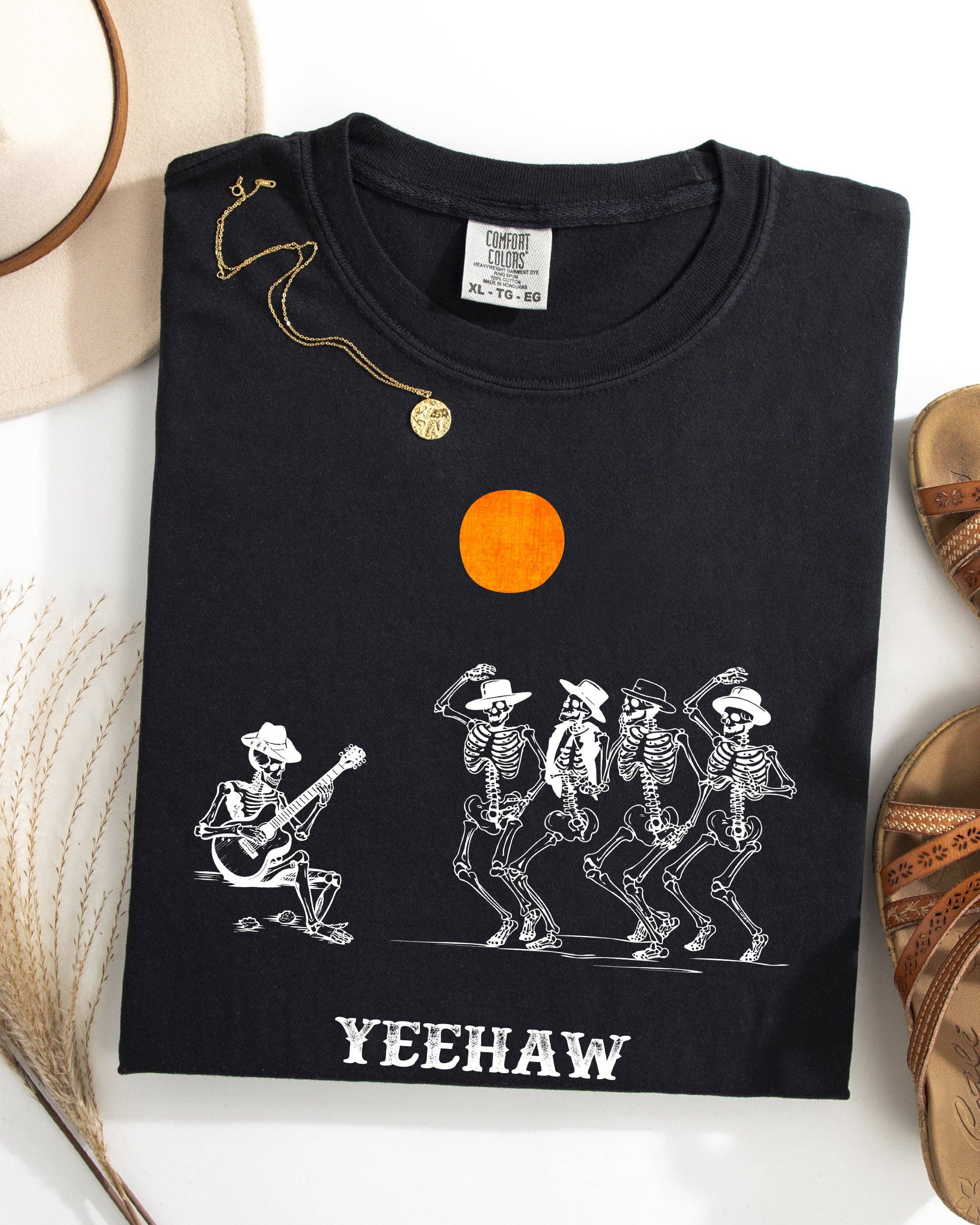 Refinery Number One LLC – Engroshandel Grafisk t-shirt - Dame – Yeehaw, dansende skeletter, Halloween, western, cowboys skjorte3