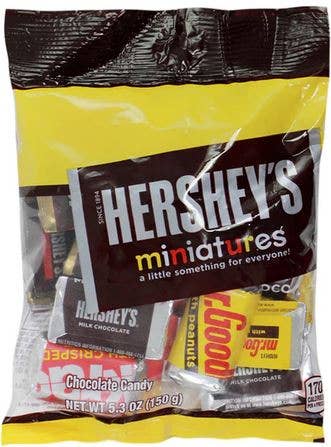 Shop The King - Wholesale Chocolate - Hershey's Minatures Peg Bag 4.8 oz0