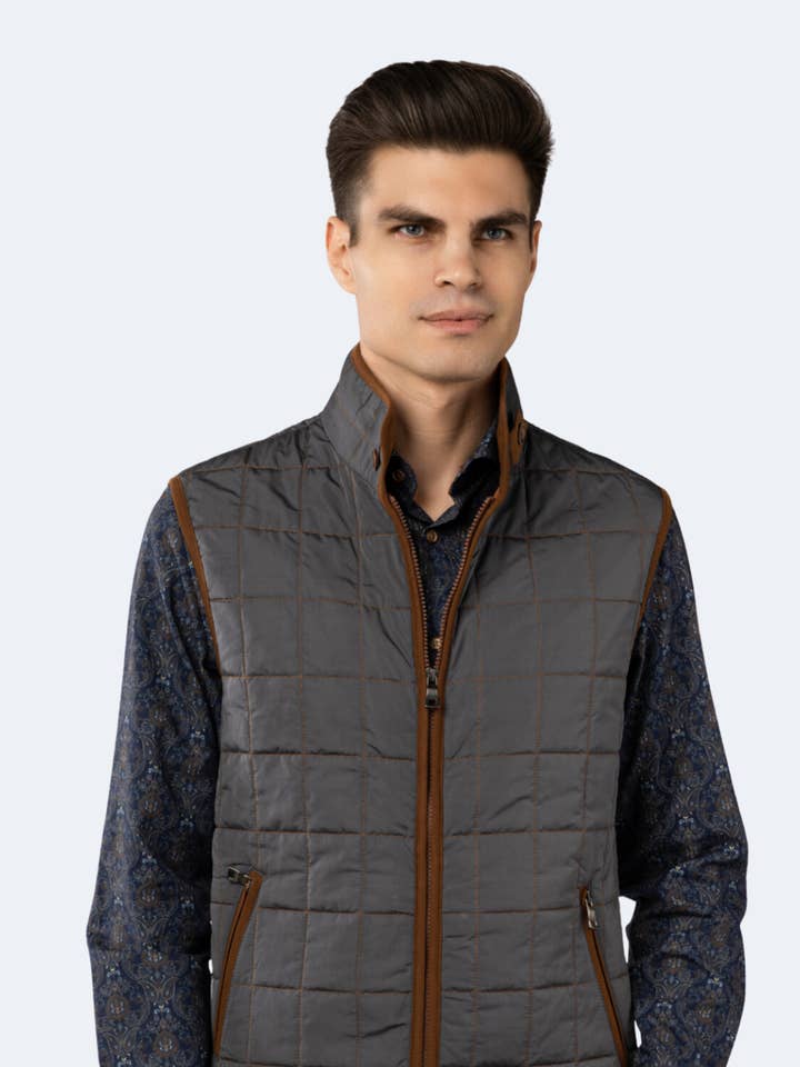 Veste zippée matelassée FW23 Stone pour la vente par Luchiano Visconti