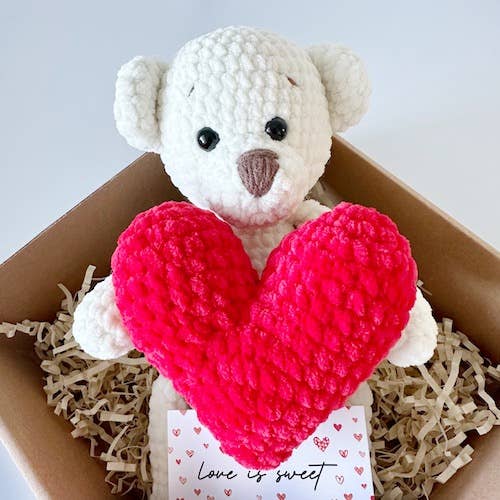 THE CROCHET DOLLS LIMITED - Wholesale Stuffed/plush toy – Kids & baby - Valentines Love Teddy Bear2