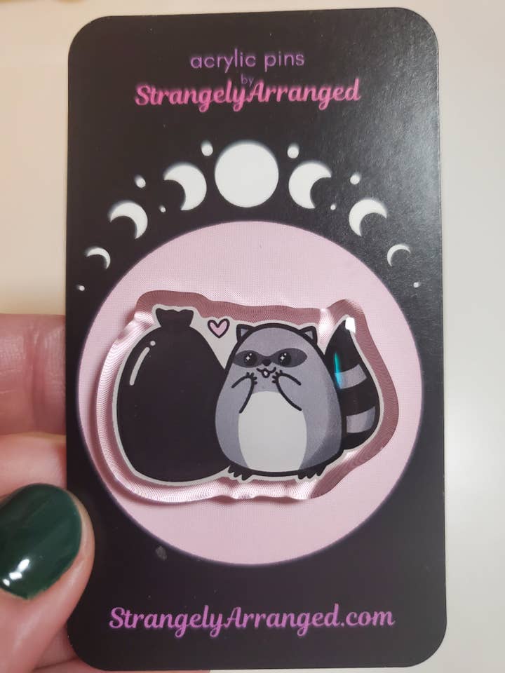 Pin Lappel | Pin Acrílico Raccoon & Lixo por atacado de StrangelyArranged