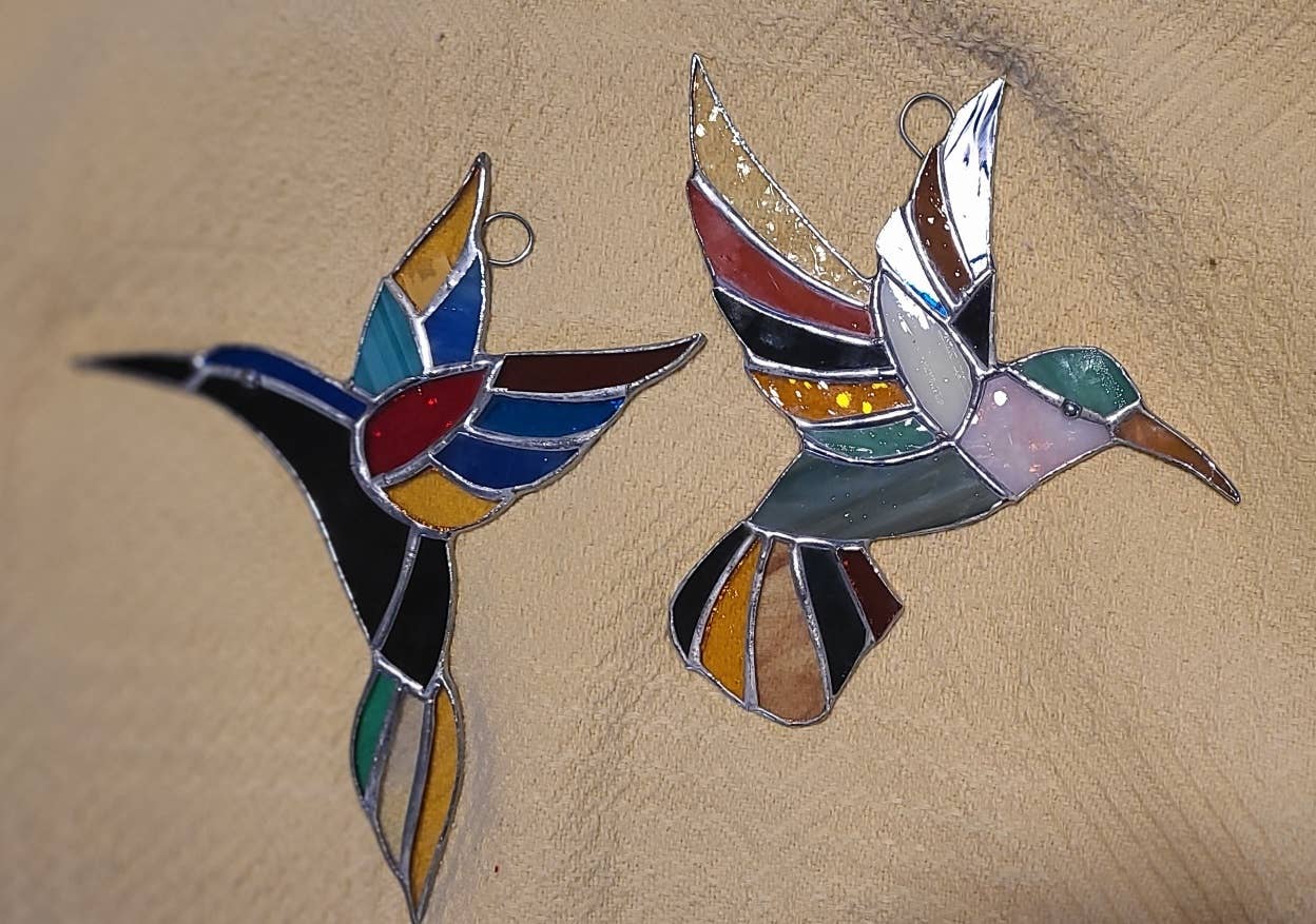 Arara Enterprises – Engroshandel Pynt – MGL653AB Ornaments med vinduesglas og kolibri1