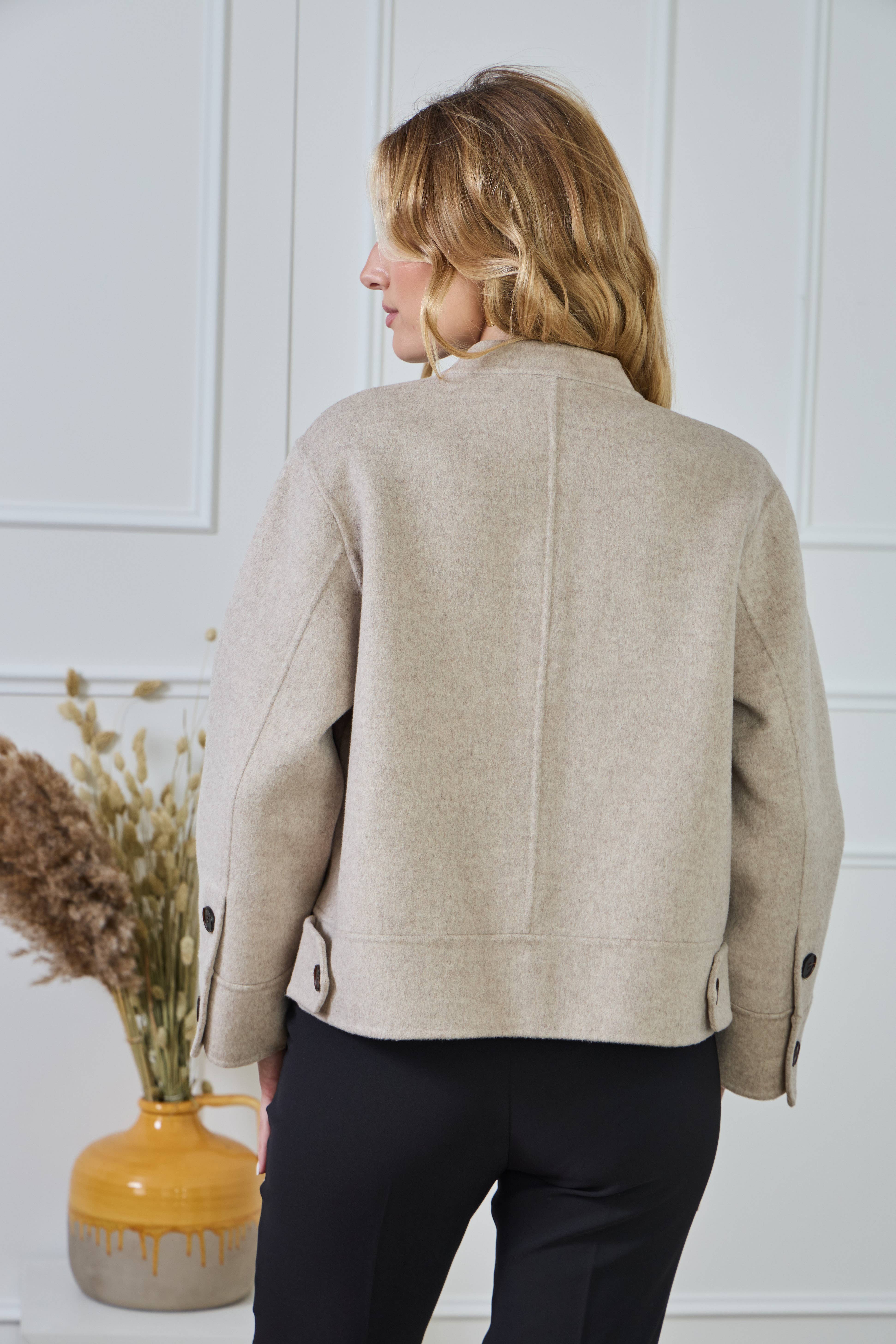 LULUMARY – wholesale Coat – Women’s – Short coat V3275