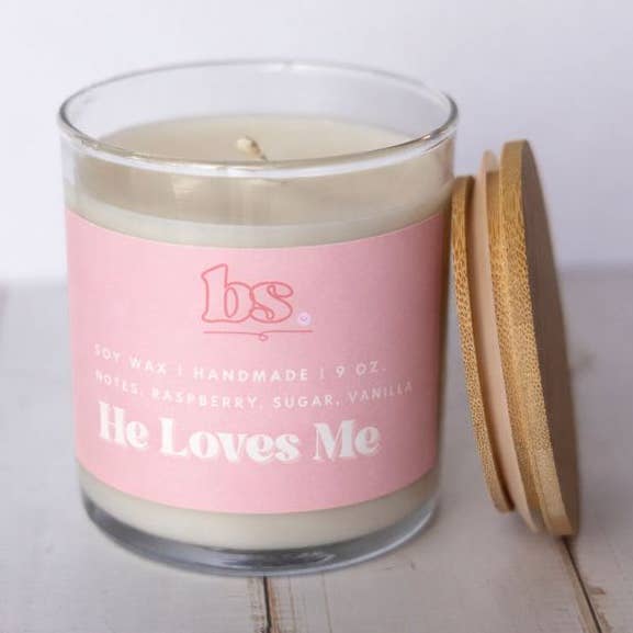 Candela di soia | Mi ama | San Valentino per la vendita all'ingrosso da parte di Barely Serious