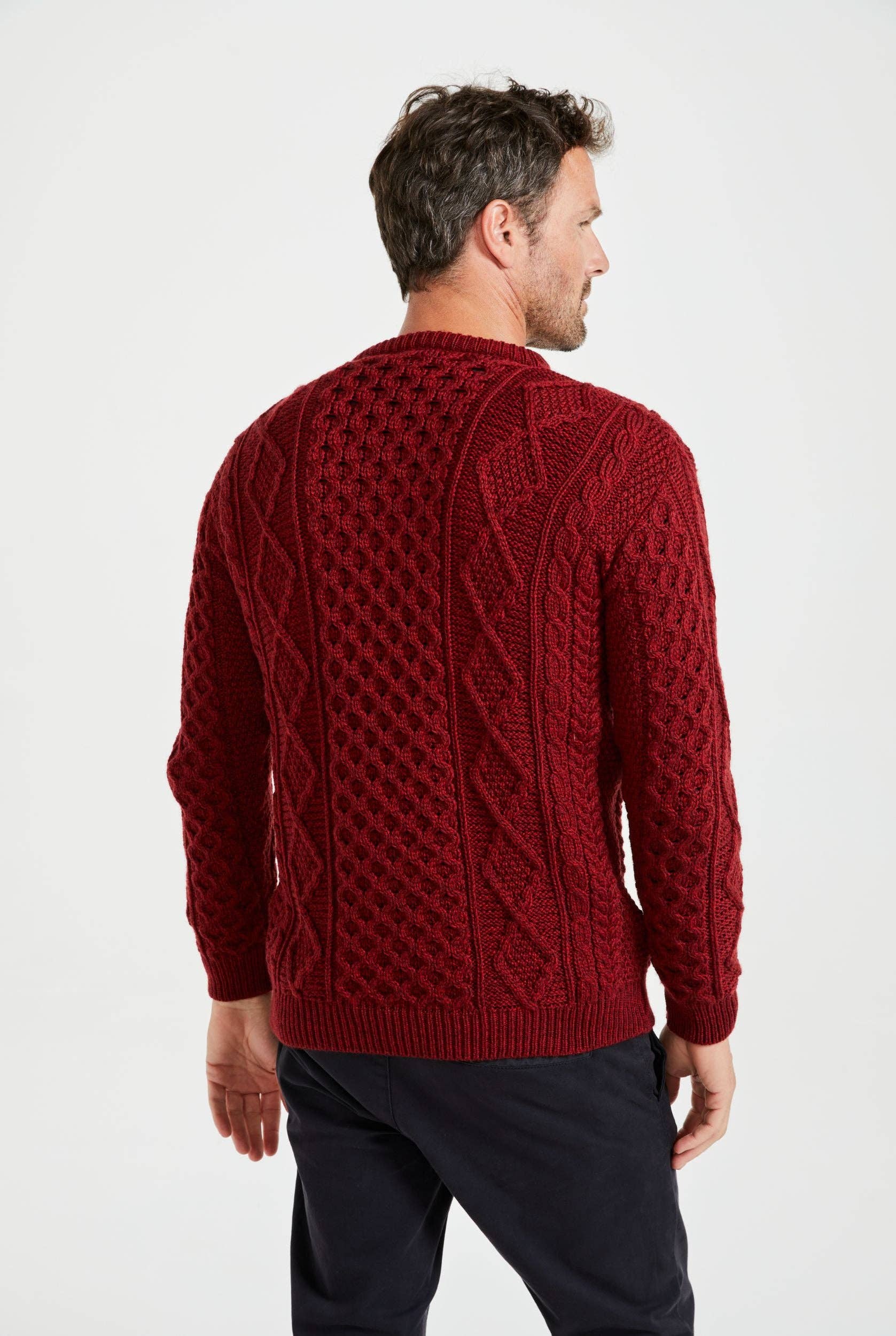 Aran Woollen Mills – wholesale Knitted jumper – Men′s – Éireann Mens Traditional Aran Supersoft Sweater - Rua Red3