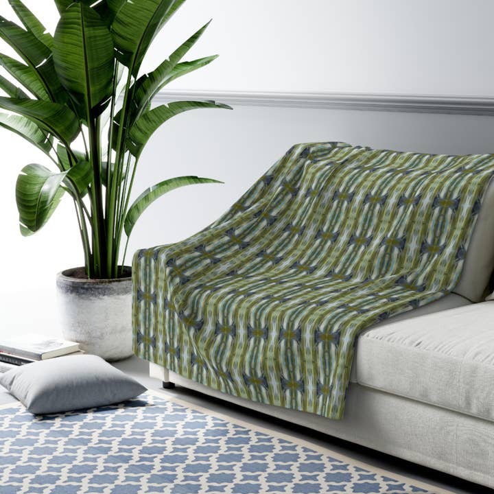 PALMER K Designs - Wholesale Throw Blanket - Sherpa Throw / Blanket: Green / Blue Geometric (TO/P10)2
