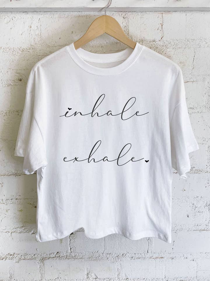 HAUT COURT GRAPHIQUE LONG YOGA INHALE EXHALE pour la vente par Rustee Clothing
