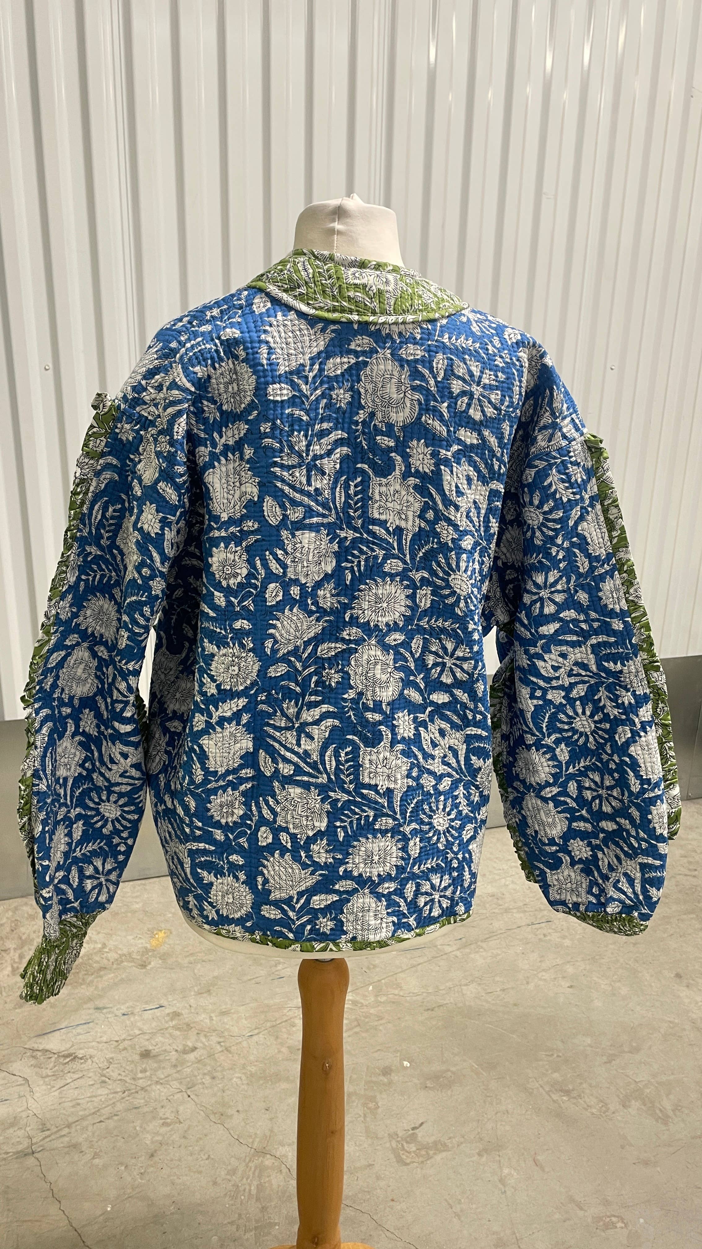 Funky Yak Ltd – wholesale Jacket – Women's – Onesize baggy Floral Print Reversible Quilted Cotton Jacket1