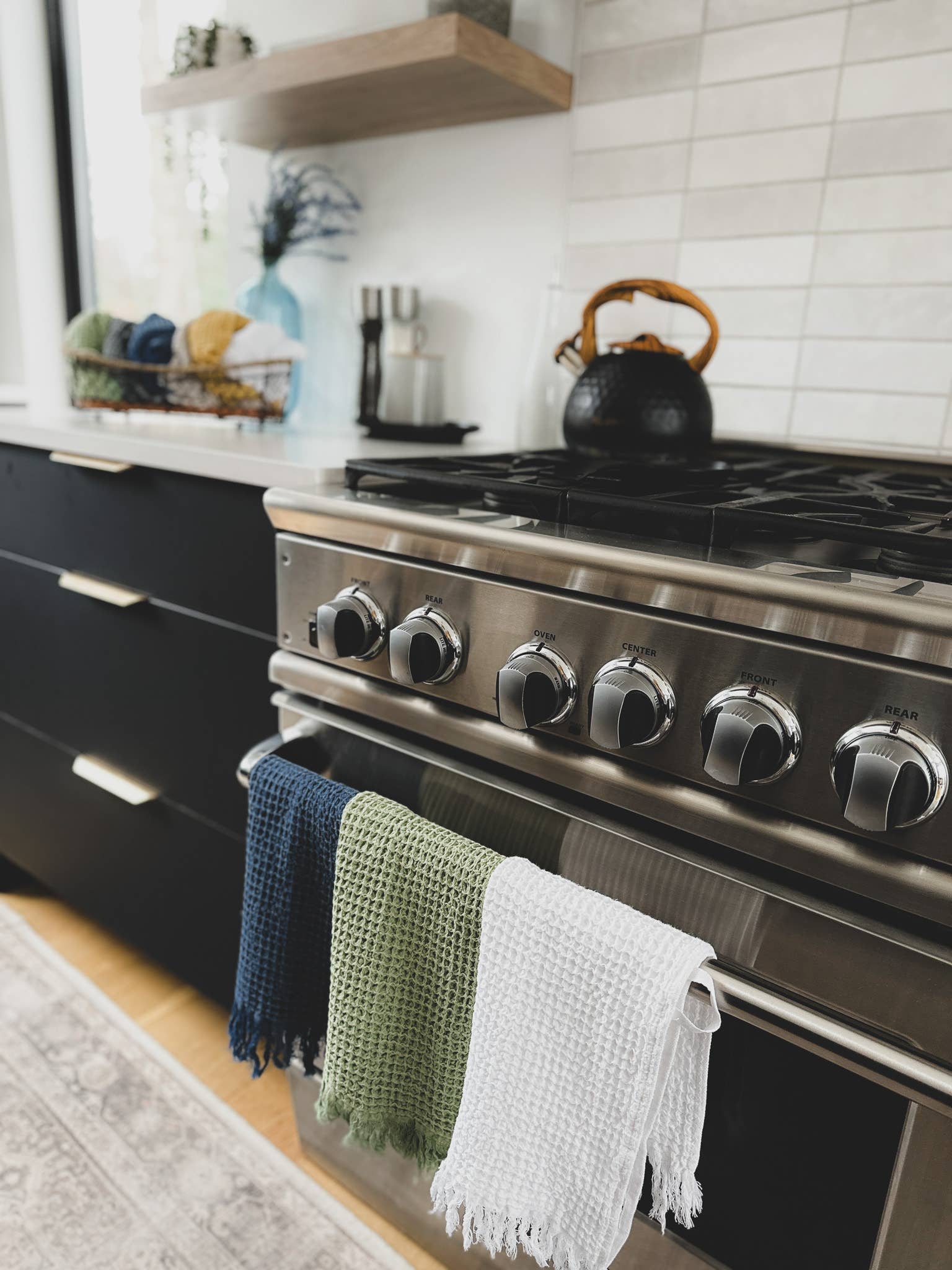 My Kitchen Linens - Wholesale Tea Towel - Set of 2 Waffle Kitchen Towels with Fringes3