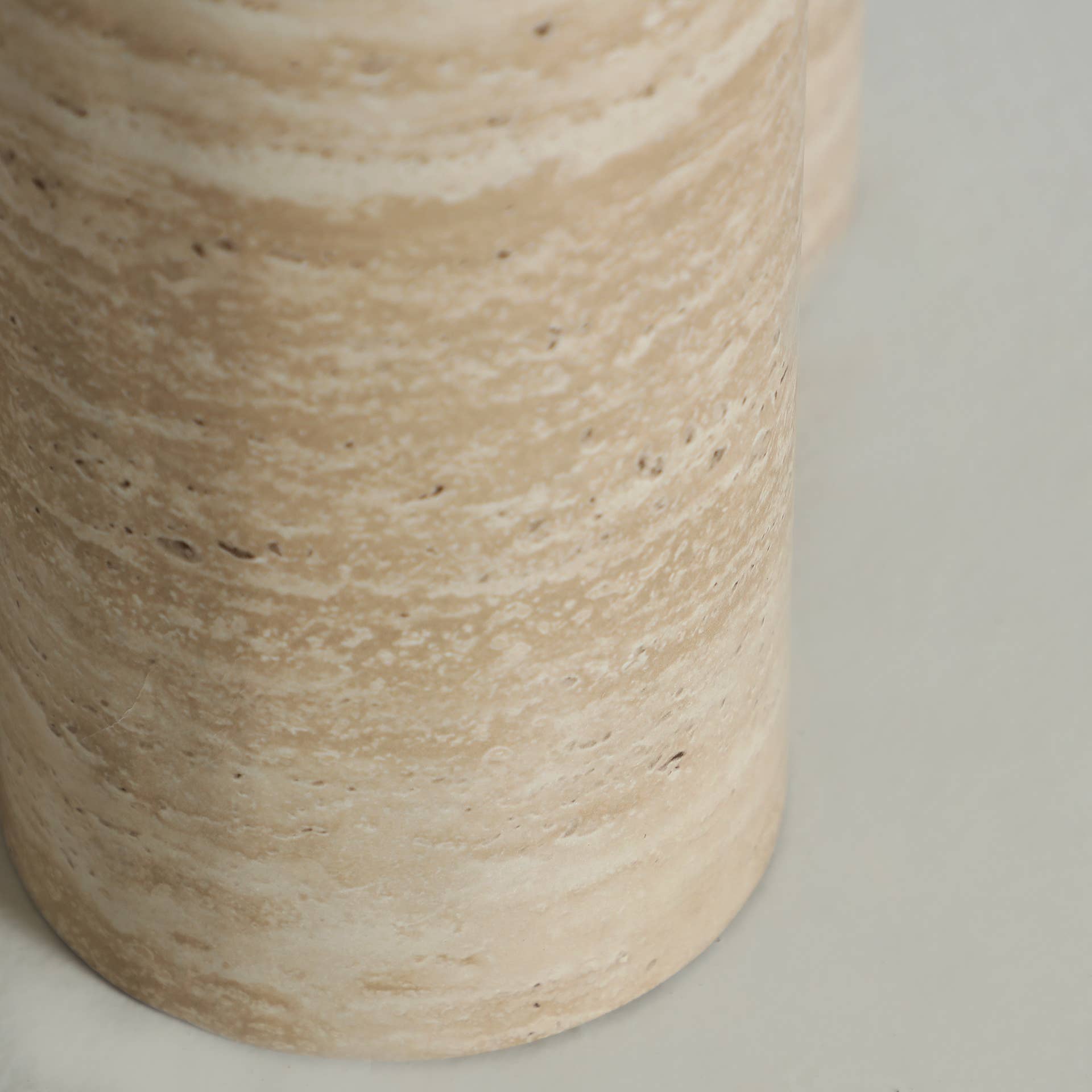 Kodu - Venta al por mayor Mesas auxiliares - Mesa auxiliar de madera dm en color beige  de 55x55x55cm1