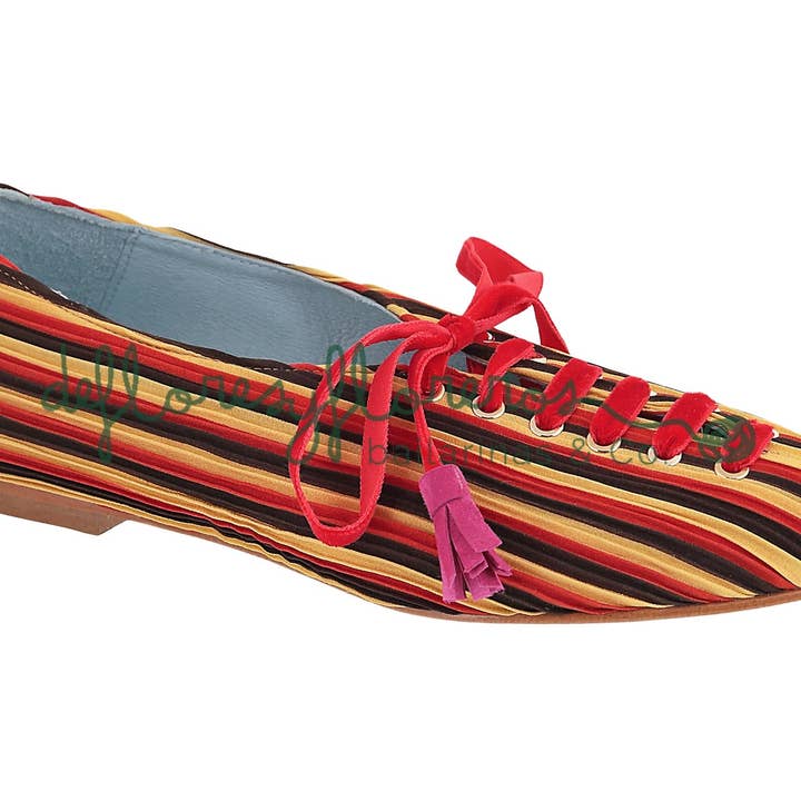 Mayan beech blucher for wholesale by Deflores y Floreros SLU