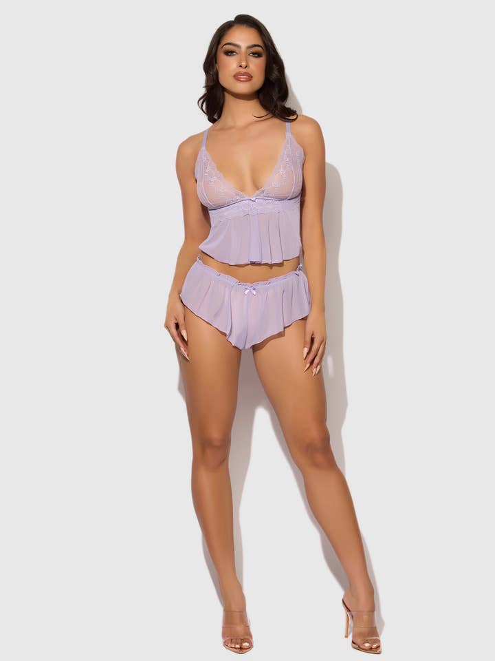 LAVANDA CONJUNTO DE CAMISOLA E CALÇÕES CURTOS EM RENDA E MESH VIVIENNE para venda a revendedores na Faire4