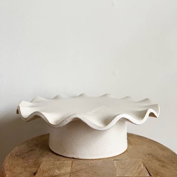 Salto - Wholesale Cake Stand - Ruffle Edge Pedestal