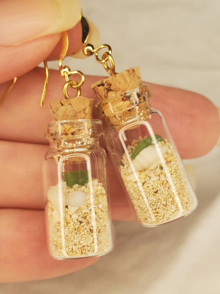 Ocean Bottle Charm Dangle-Snäckor, Sjöglas & Sand för wholesale av Sassy Wahine Designs