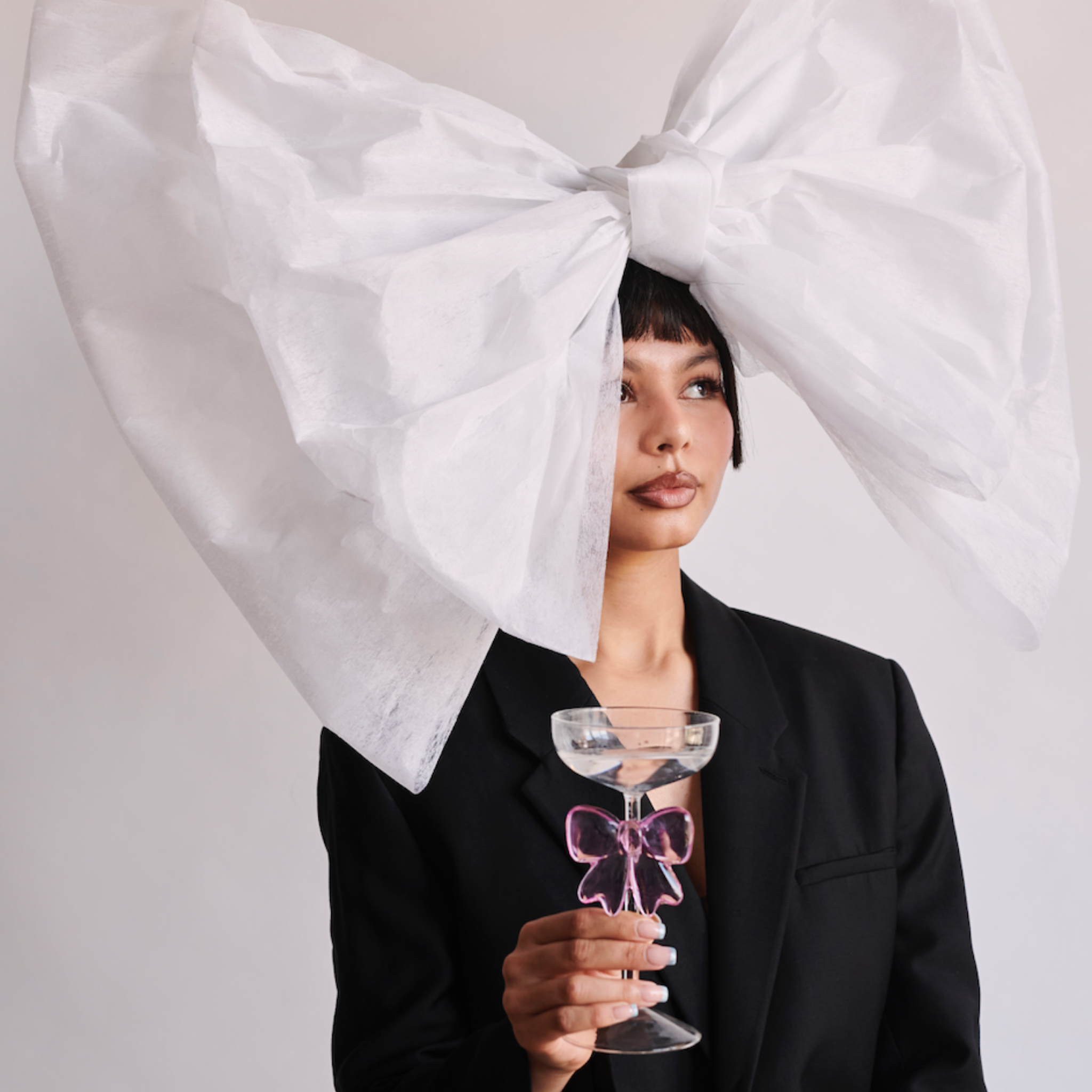 Lepelclub - Wholesale Cocktail/Liquor Glass - Bow Coupe Pink1