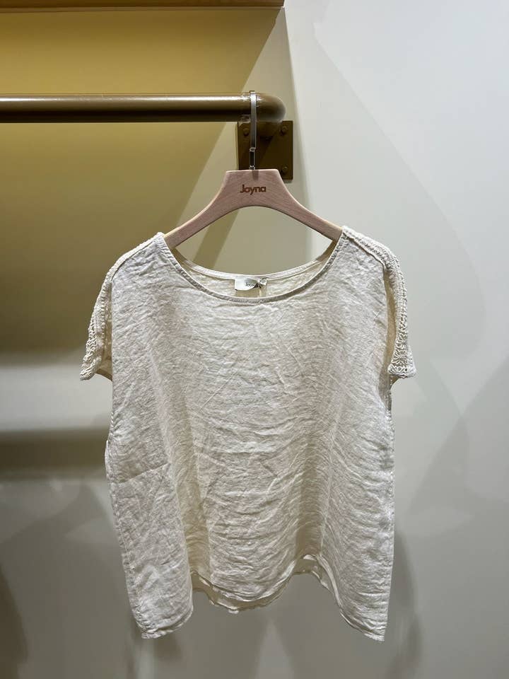 Joyna - Wholesale T-Shirt - Women's - T07800 T-SHIRT EMBROIDERED AT THE SHOULDER