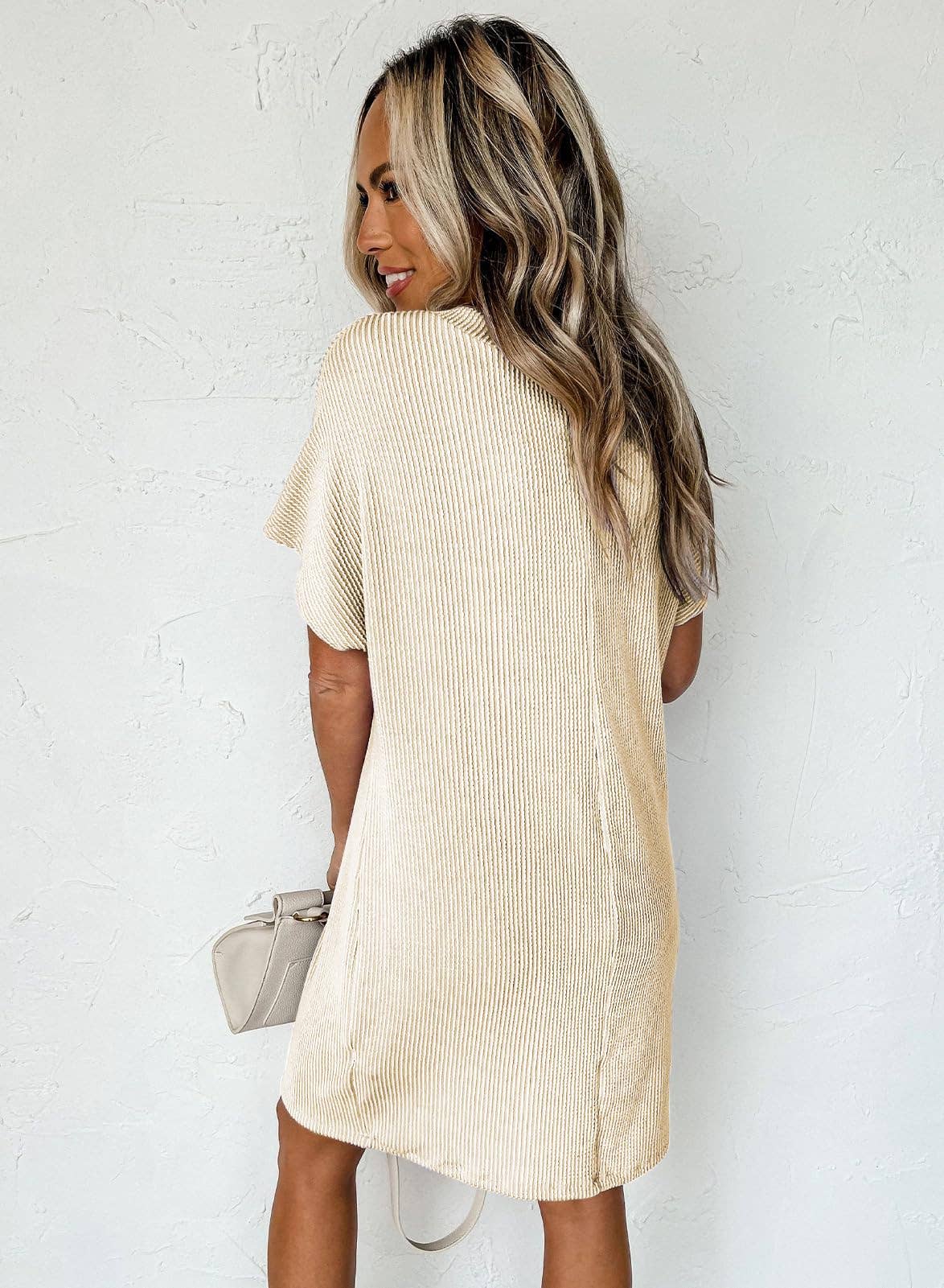 Lovesoft – Großhandel Kleid – Damen – Sommerliches lässiges T-Shirt-Kleid mit kurzen Ärmeln (mit Taschen)12