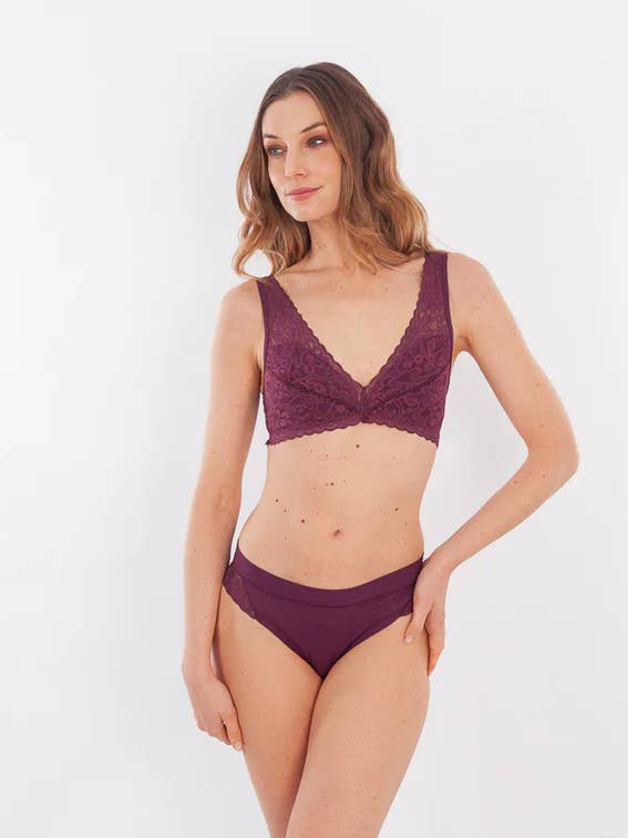 Biodegradable lace and natural fabric bra for wholesale by CASAGiN